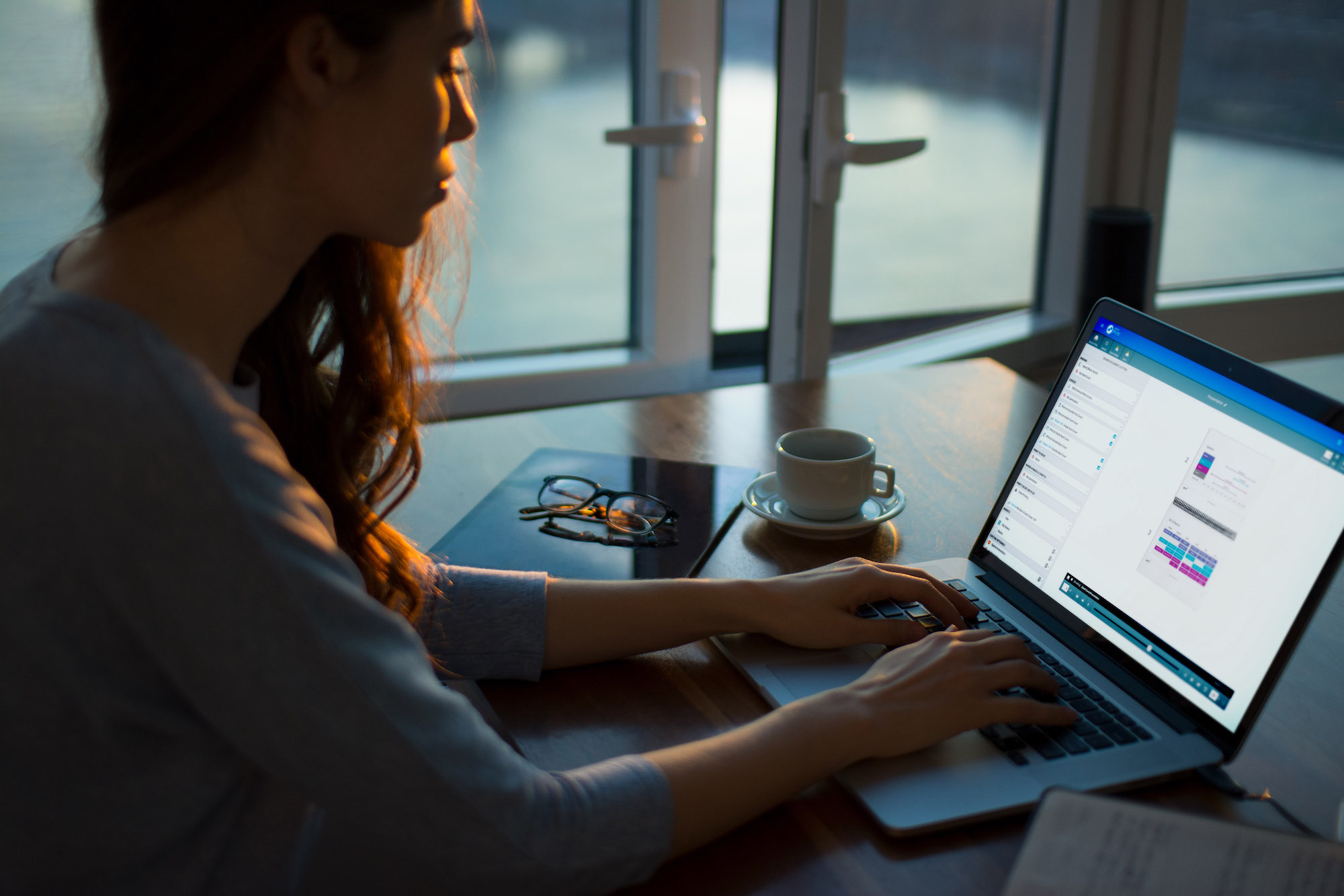 woman making presentation edits on Mimeo Print Platform