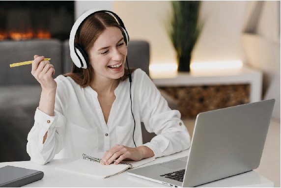 hybrid learning woman with headphones