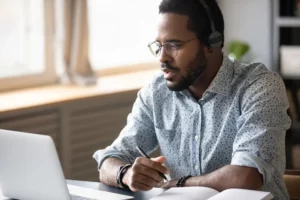 man using mimeo digital for courseware distribution platform, virtual training